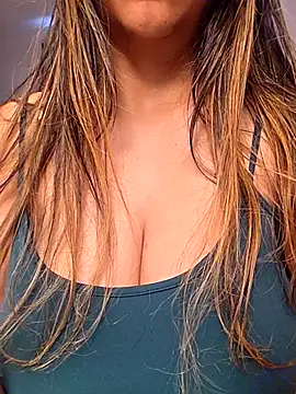 ChocolateCookie9 online show from April 19, 2026, 10:45 pm