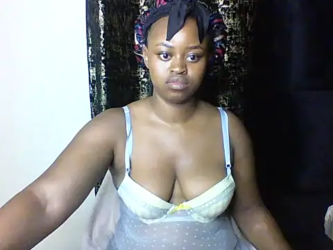 Snapshot of Candii_wet_ chatting on March 11, 2025, 12:44 am Candii wet  online show from March 11, 2025, 12:44 am