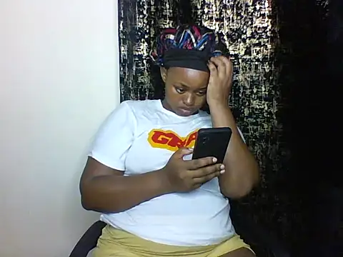 Snapshot of Candii_wet_ chatting on March 11, 2025, 5:13 pm Candii wet  online show from March 11, 2025, 5:13 pm