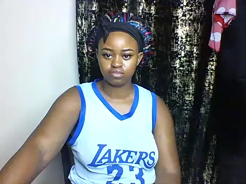 Snapshot of Candii_wet_ chatting on March 16, 2025, 2:43 am Candii wet  online show from March 16, 2025, 2:43 am