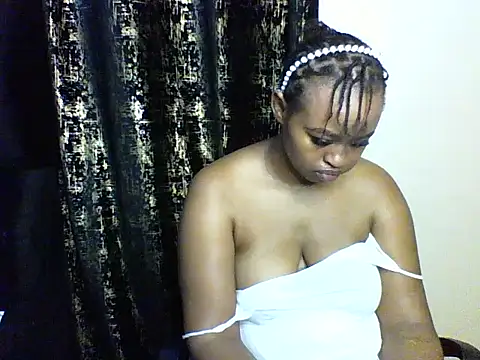 Snapshot of Candii_wet_ chatting on September 17, 2025, 11:39 pm Candii wet  online show from September 17, 2025, 11:39 pm