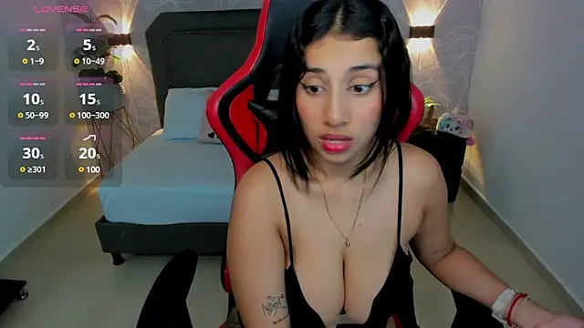 Snapshot of venuz_lee chatting on January 13, 2025, 12:56 pm venuz lee online show from January 13, 2025, 12:56 pm