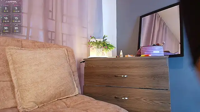 jade brunnette online show from December 1, 2025, 8:03 pm