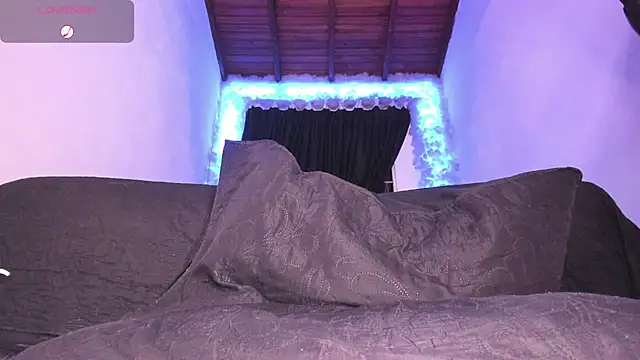 Snapshot of Mariana_Hasper_ chatting on February 8, 2025, 1:11 am Mariana Hasper  online show from February 8, 2025, 1:11 am