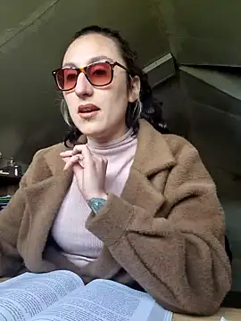 Snapshot of Afrania chatting on October 28, 2025, 4:42 pm Afrania online show from October 28, 2025, 4:42 pm