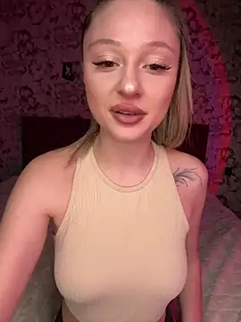 Kimsweet7 online show from December 28, 2024, 6:18 pm