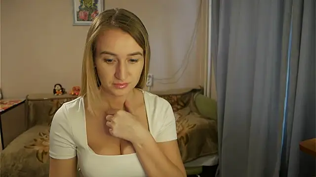 Snapshot of Sophiloren chatting on March 22, 2025, 2:36 pm Sophiloren online show from March 22, 2025, 2:36 pm