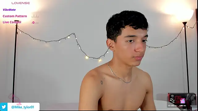 Snapshot of mike_tylor01 chatting on March 5, 2025, 8:00 pm mike tylor01 online show from March 5, 2025, 8:00 pm