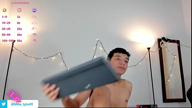 Snapshot of mike_tylor01 chatting on March 10, 2025, 2:48 pm mike tylor01 online show from March 10, 2025, 2:48 pm