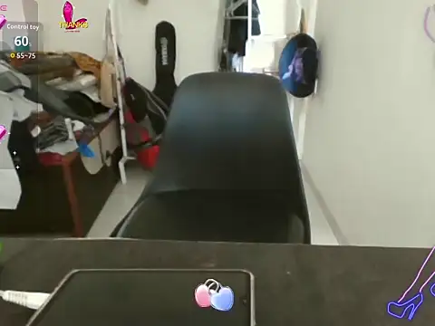 Snapshot of MakeMeCumAhh chatting on February 18, 2026, 6:42 am MakeMeCumAhh online show from February 18, 2026, 6:42 am