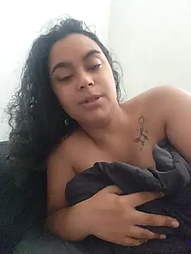 cinnaminnie online show from December 15, 2025, 9:30 pm