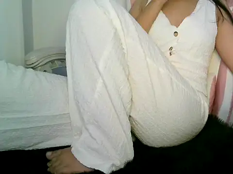 Snapshot of PARI_MAI chatting on November 8, 2025, 3:50 am PARI MAI online show from November 8, 2025, 3:50 am