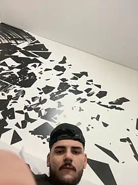 Snapshot of lehder47 chatting on December 12, 2024, 4:04 am lehder47 online show from December 12, 2024, 4:04 am