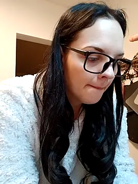 Jujuicy 97 online show from December 19, 2025, 5:25 am