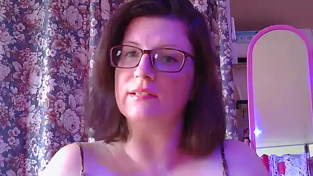 CrimsonMistress online show from December 18, 2024, 12:54 am