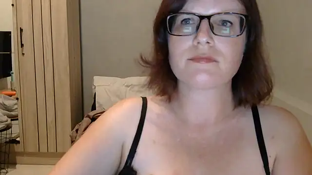 CrimsonMistress online show from October 15, 2025, 11:27 pm