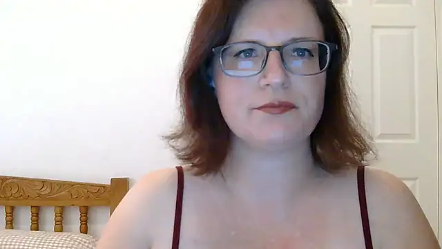 CrimsonMistress online show from November 27, 2025, 10:45 pm