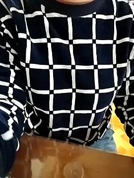 JasminePham online show from November 18, 2025, 12:49 am