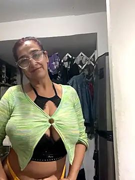 Snapshot of anastasia_and_jordan chatting on January 14, 2026, 9:37 am anastasia and jordan online show from January 14, 2026, 9:37 am