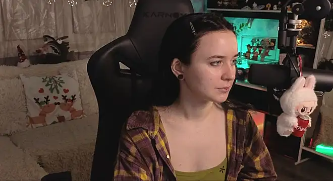 KiraLiLime online show from January 6, 2026, 6:00 pm