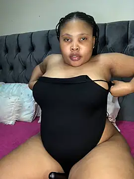 Snapshot of Anaelle24 chatting on May 21, 2026, 7:10 pm Anaelle24 online show from May 21, 2026, 7:10 pm