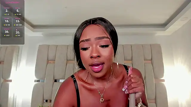 mia schwarz online show from February 3, 2026, 2:53 am