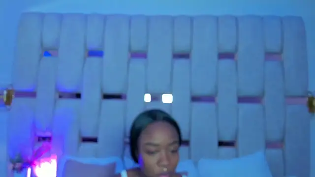 mia schwarz online show from February 21, 2026, 1:45 pm