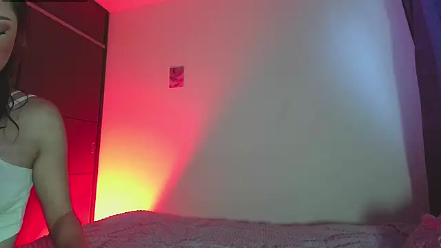 Snapshot of Imsophie_collins chatting on December 17, 2024, 9:16 pm Imsophie collins online show from December 17, 2024, 9:16 pm