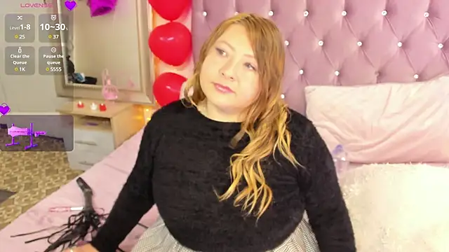 Snapshot of Kharla_Marin chatting on February 21, 2025, 3:01 am Kharla Marin online show from February 21, 2025, 3:01 am