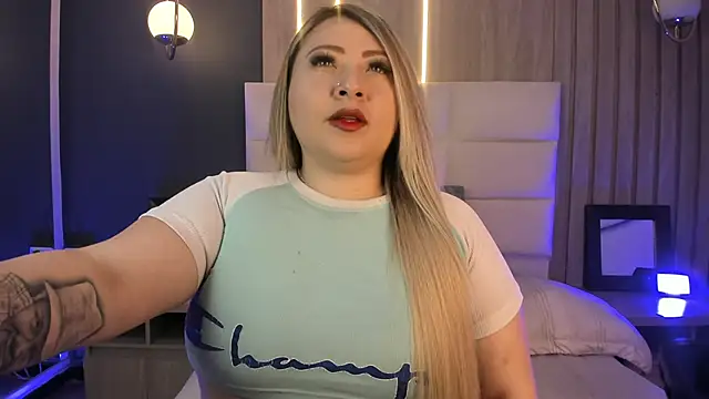 Snapshot of Kharla_Marin chatting on September 26, 2025, 11:36 am Kharla Marin online show from September 26, 2025, 11:36 am