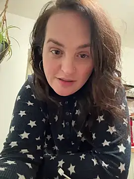 Snapshot of Quinnrose0420 chatting on February 25, 2025, 6:03 am Quinnrose0420 online show from February 25, 2025, 6:03 am