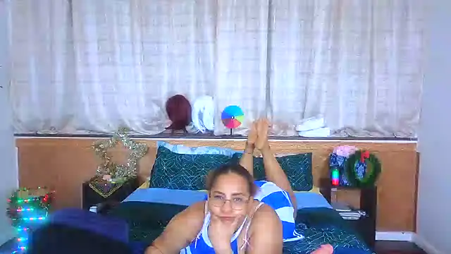 Snapshot of CleopatraYourRoyalAffair chatting on December 11, 2024, 7:14 pm CleopatraYourRoyalAffair online show from December 11, 2024, 7:14 pm