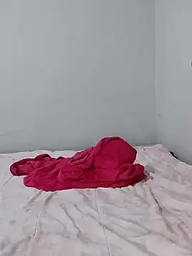 Snapshot of Sweet-diamondxxx chatting on December 16, 2024, 5:33 pm Sweet-diamondxxx online show from December 16, 2024, 5:33 pm