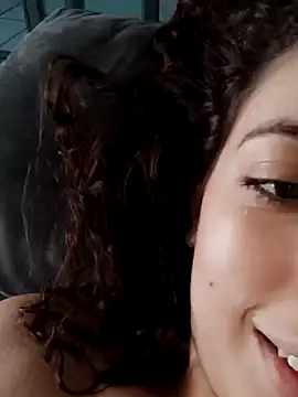 Snapshot of Sweet-diamondxxx chatting on December 18, 2024, 8:53 am Sweet-diamondxxx online show from December 18, 2024, 8:53 am