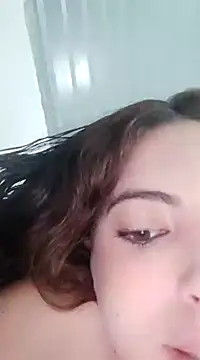 Snapshot of Sweet-diamondxxx chatting on December 28, 2024, 1:38 pm Sweet-diamondxxx online show from December 28, 2024, 1:38 pm