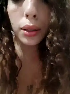 Snapshot of Sweet-diamondxxx chatting on January 7, 2025, 1:46 pm Sweet-diamondxxx online show from January 7, 2025, 1:46 pm