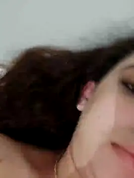 Snapshot of Sweet-diamondxxx chatting on January 17, 2025, 6:15 am Sweet-diamondxxx online show from January 17, 2025, 6:15 am