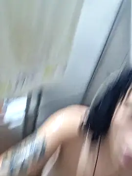 Snapshot of Sweet-diamondxxx chatting on October 18, 2025, 5:35 pm Sweet-diamondxxx online show from October 18, 2025, 5:35 pm