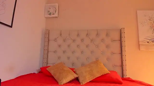 vanesasexyhot21 online show from March 1, 2026, 2:13 am