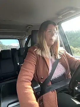 EmyLana online show from February 15, 2026, 8:57 am