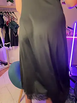 EmyLana online show from March 10, 2026, 8:19 am