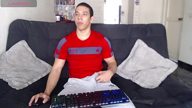 Snapshot of ethan_noir chatting on November 6, 2025, 2:29 pm ethan noir online show from November 6, 2025, 2:29 pm