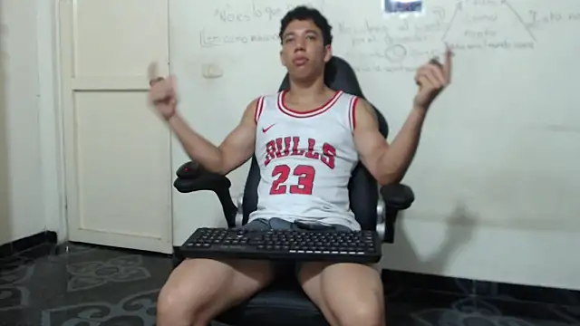 Snapshot of ethan_noir chatting on February 1, 2026, 8:46 am ethan noir online show from February 1, 2026, 8:46 am