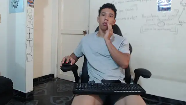 Snapshot of ethan_noir chatting on February 2, 2026, 2:38 pm ethan noir online show from February 2, 2026, 2:38 pm