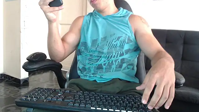 Snapshot of ethan_noir chatting on March 3, 2026, 5:52 pm ethan noir online show from March 3, 2026, 5:52 pm