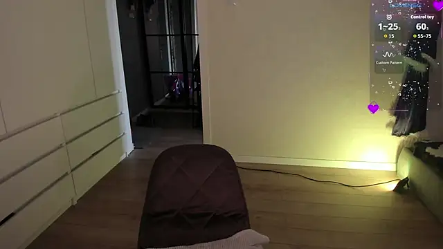 Natural pussy online show from March 26, 2026, 5:13 am