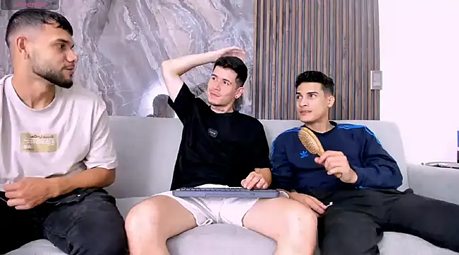 hot day online show from February 18, 2025, 1:54 am