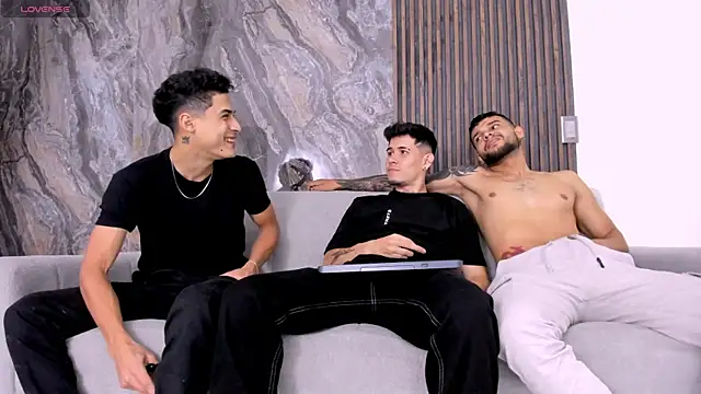 hot day online show from February 22, 2025, 2:17 am