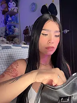 Snapshot of -Loren- chatting on March 19, 2026, 11:47 am -Loren- online show from March 19, 2026, 11:47 am