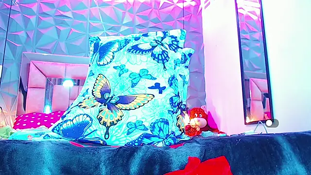 Snapshot of Doll_IvannaTs chatting on December 22, 2024, 6:06 am Doll IvannaTs online show from December 22, 2024, 6:06 am